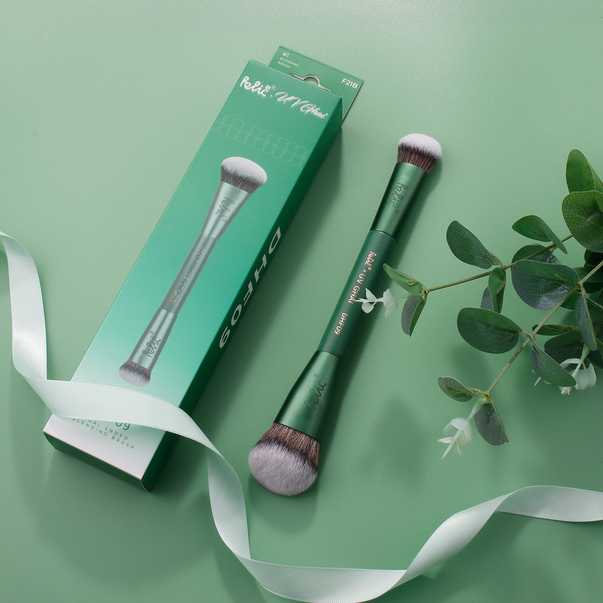 UV Ghai DHF09 Dual-Ended Blending Brush | 2-in-1 Makeup Brush