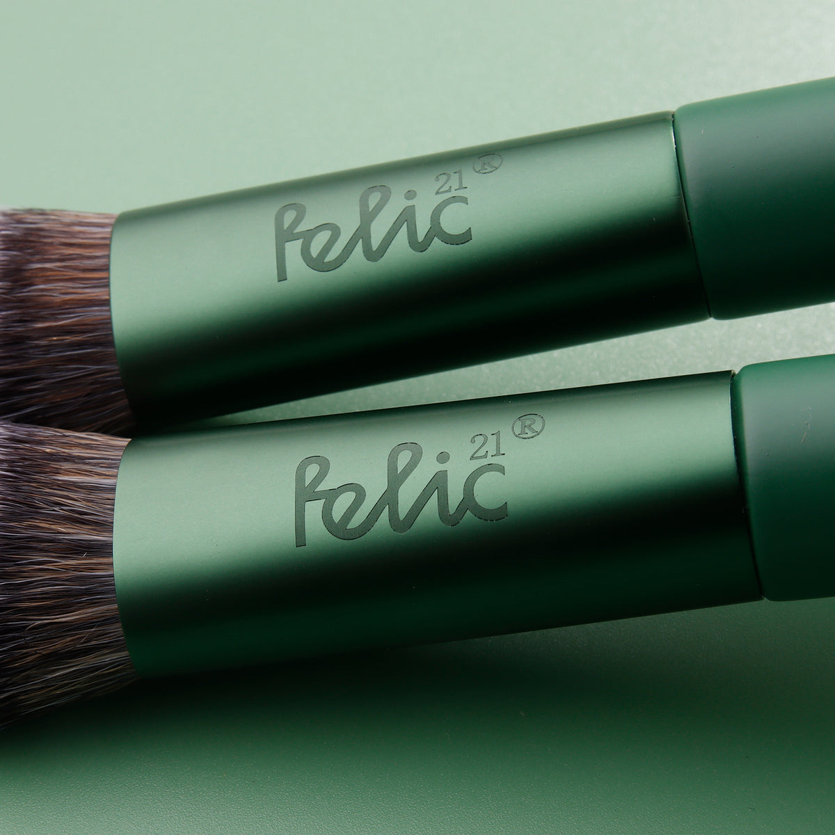 UV Ghai DHF09 Dual-Ended Blending Brush | 2-in-1 Makeup Brush