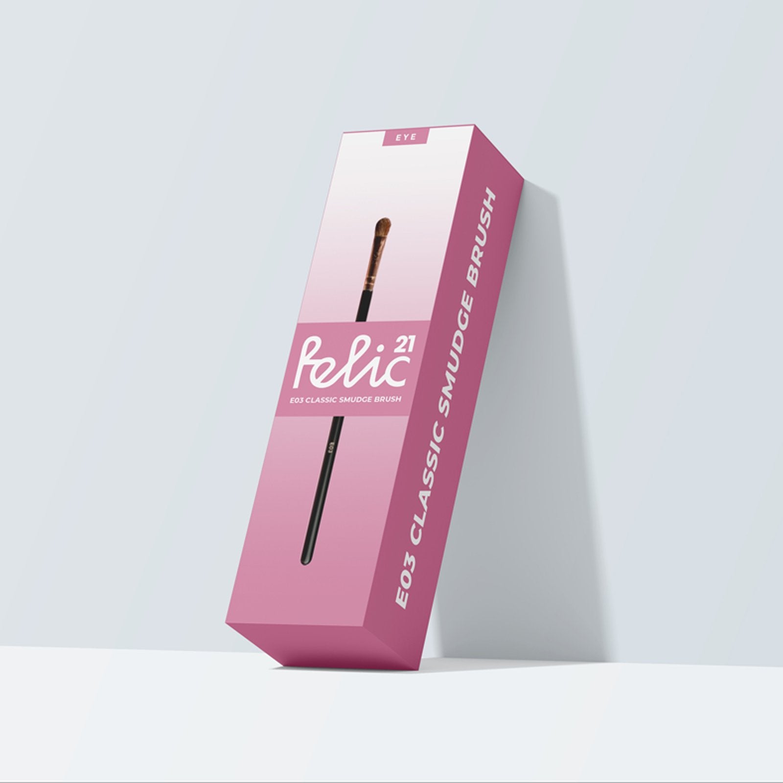 E03 Glitter Glide Medium Brush