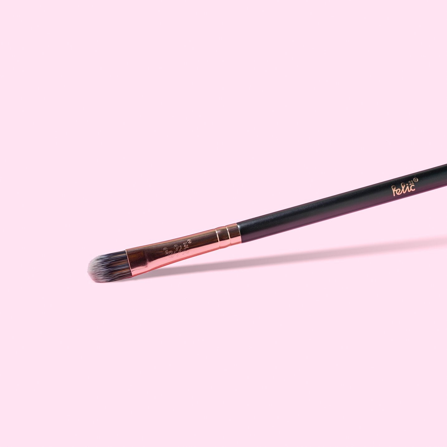 E18 Concealer Applicator Brush