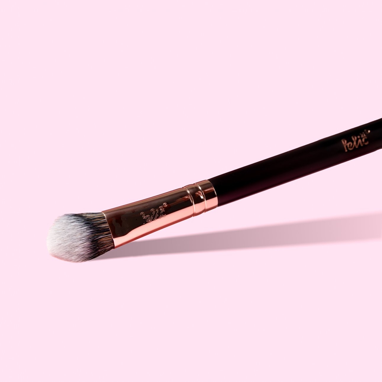 F07 Concealer Brush
