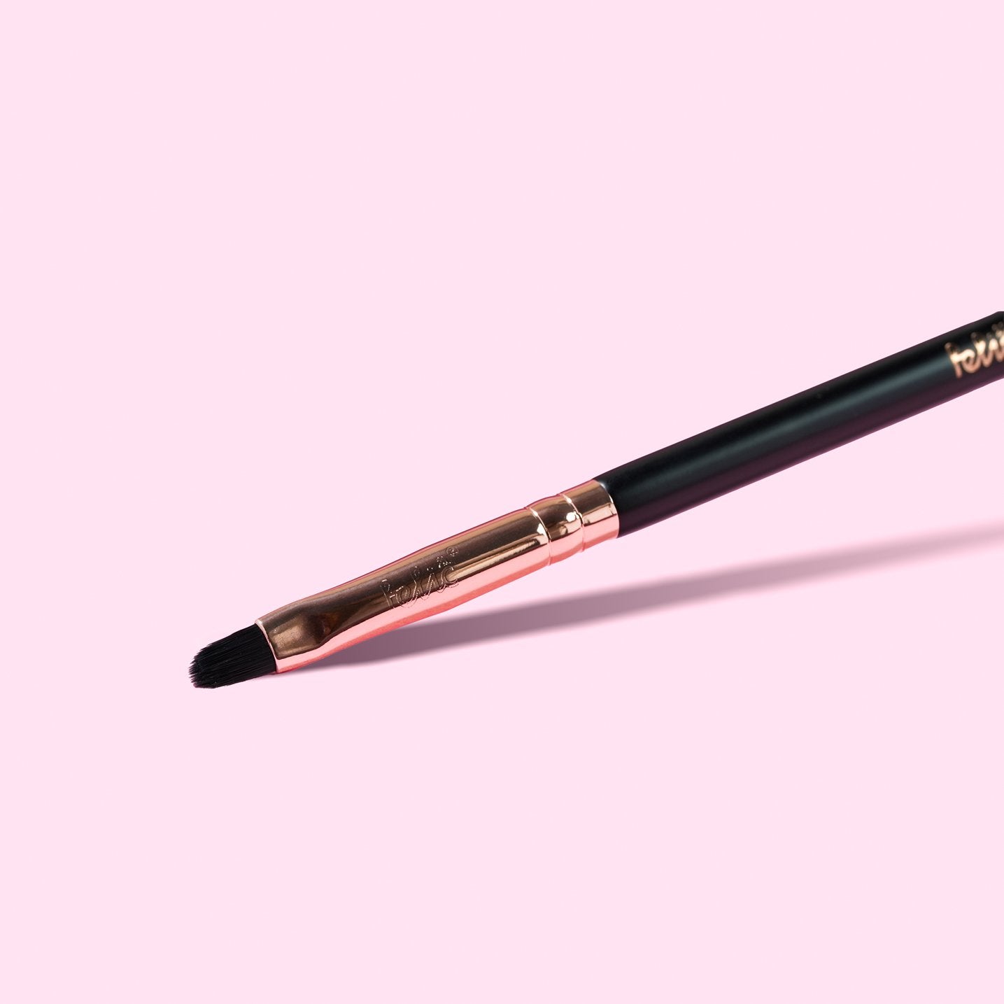 L2 Lip Filler Brush