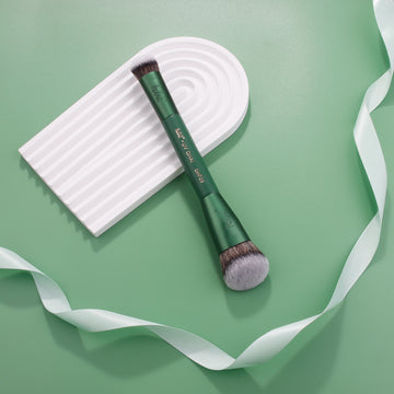 UV Ghai DHF09 Dual-Ended Blending Brush | 2-in-1 Makeup Brush