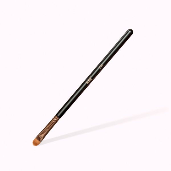 E16 Sharp Crease Brush